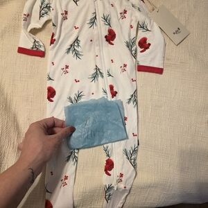 Kyte BABY White and Red Floral Footie